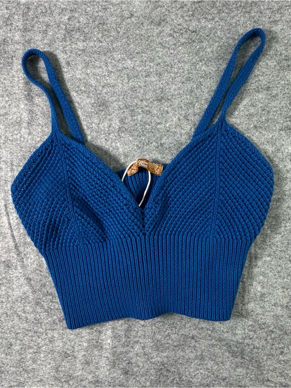 Ribbed Knit V-Neck Crop Top - Blue